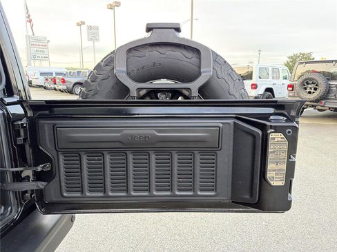 Used 2024 Jeep Wrangler Unlimited Rubicon 392 image 20