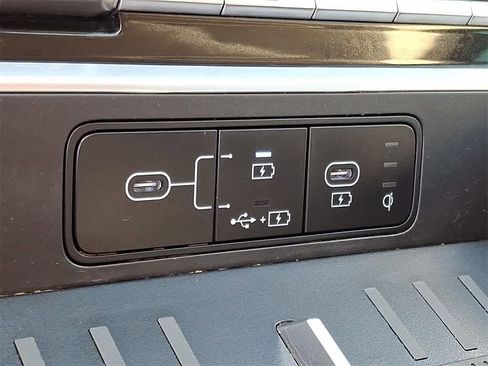 Used 2024 Hyundai Santa Fe SEL image 25