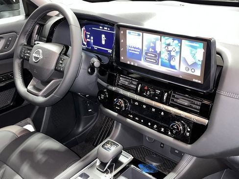 New 2026 Nissan Pathfinder Platinum w/ Cargo Package AWD/4WD image 19