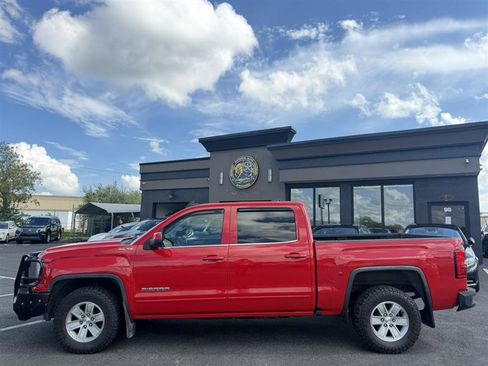 Used 2017 GMC Sierra 1500 SLE w/ SLE Value Package AWD/4WD image 2