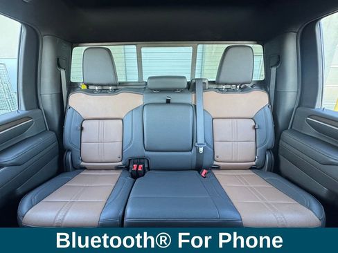 Used 2024 Chevrolet Silverado 2500 High Country w/ High Country Premium Package image 29