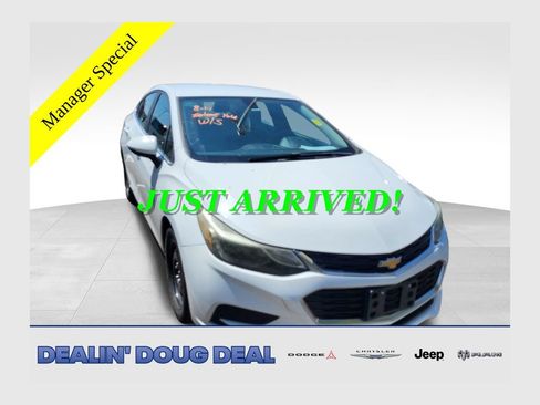 Used 2016 Chevrolet Cruze LT FWD image 1