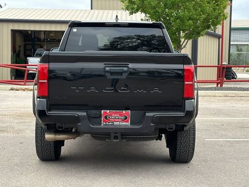 Certified 2024 Toyota Tacoma TRD Off-Road image 7