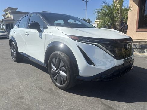 Used 2023 Nissan Ariya AWD image 12