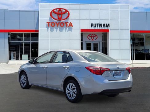 Used 2018 Toyota Corolla LE FWD image 6
