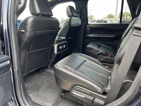 Used 2021 Ford Expedition XLT image 11