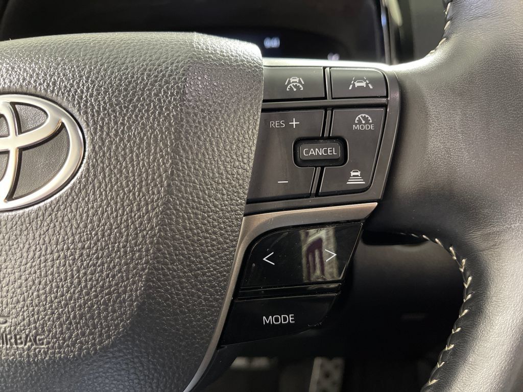Used 2025 Toyota Camry SE FWD image 28