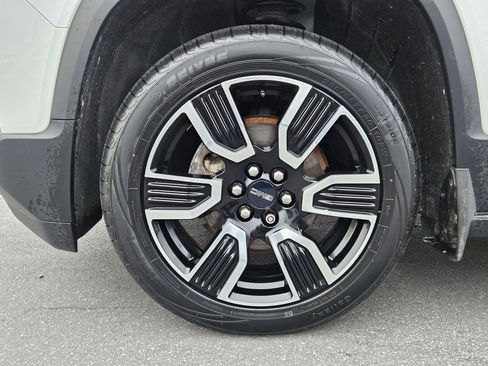 Used 2019 GMC Acadia SLT image 13