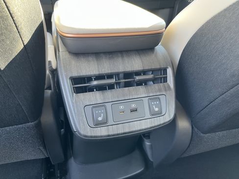 Used 2023 Nissan Ariya AWD image 15