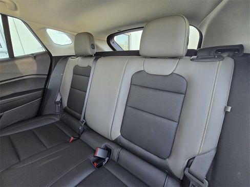 Used 2025 Chevrolet Trax ACTIV w/ Driver Confidence Package image 13