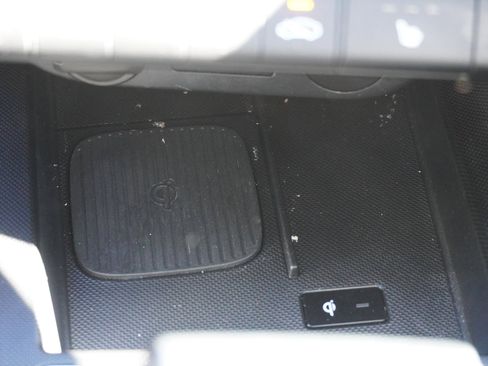 Used 2025 Hyundai Elantra SEL image 36