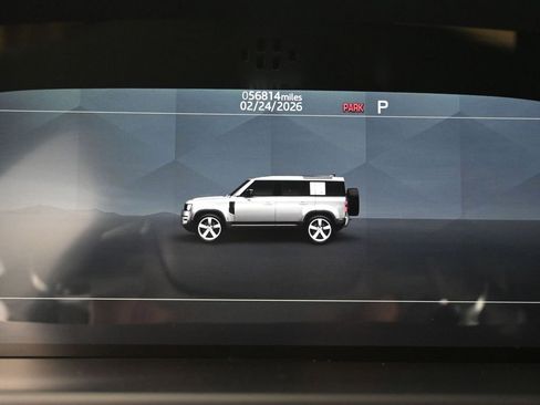 Used 2022 Land Rover Defender 110 V8 AWD/4WD image 25