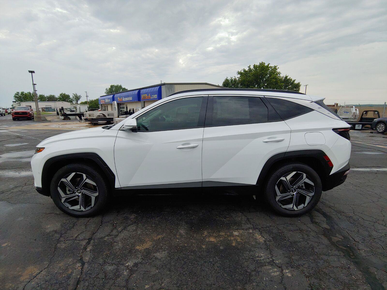 Used 2023 Hyundai Tucson Limited AWD/4WD image 10