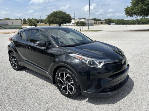 Used 2018 Toyota C-HR XLE FWD image 9