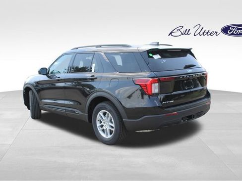 New 2026 Ford Explorer Active RWD image 4
