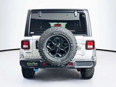 Used 2023 Jeep Wrangler Unlimited w/ Cold Weather Group AWD/4WD image 7