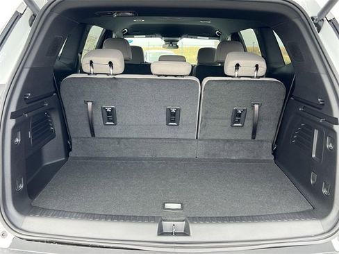 New 2025 GMC Acadia Elevation image 27