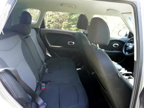 Used 2019 Kia Soul + image 23