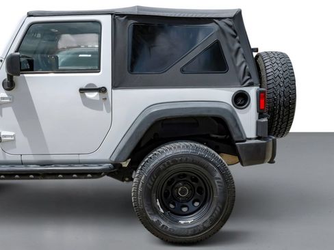 Used 2018 Jeep Wrangler Sport AWD/4WD image 11