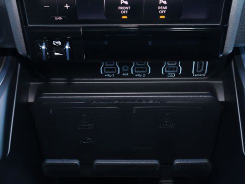 Used 2025 RAM 1500 Laramie w/ Night Edition image 30