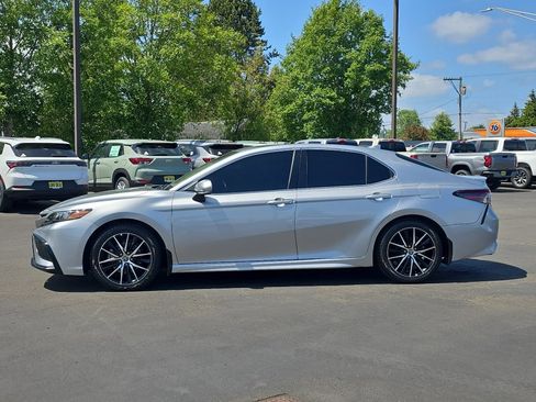 Certified 2022 Toyota Camry SE w/ Audio Upgrade Package FWD image 6