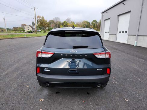 Used 2022 Ford Escape SE w/ SE Sport Appearance Package image 17