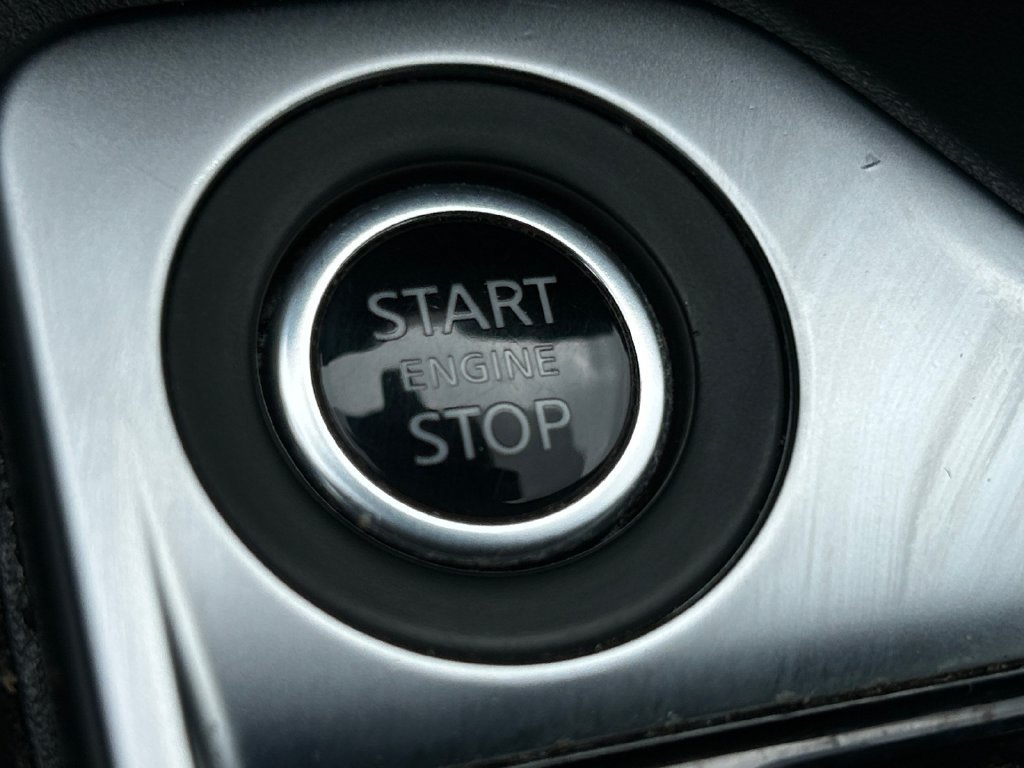 Used 2025 Nissan Sentra SV FWD image 25