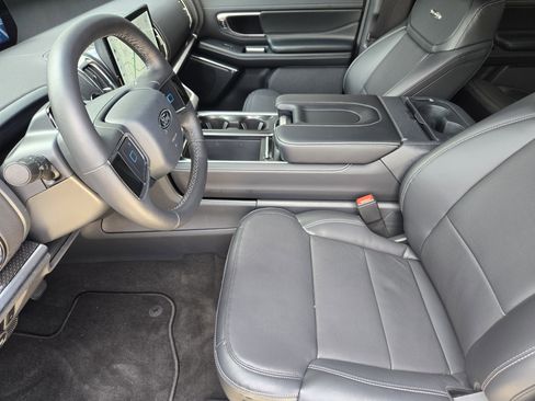 Used 2026 Ford Expedition Max Platinum w/ Stealth Appearance Package image 9