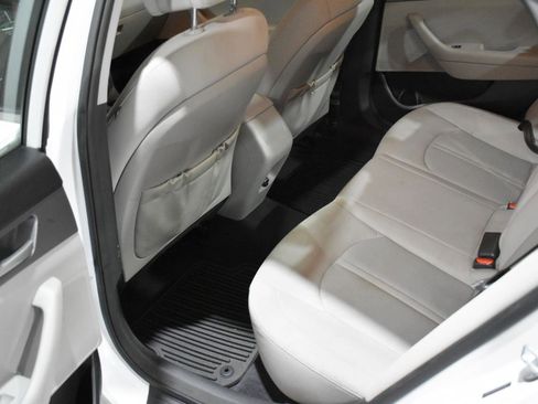 Used 2015 Hyundai Sonata SE FWD image 37