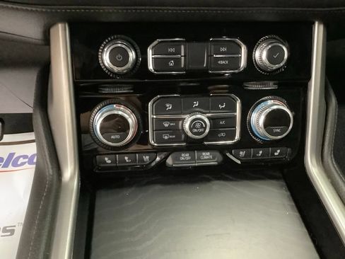 Used 2021 GMC Yukon Denali w/ Denali Premium Package AWD/4WD image 21