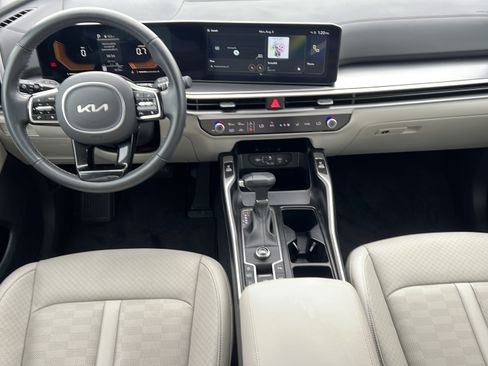 Used 2025 Kia Sorento EX w/ Panoramic Sunroof Package FWD image 14