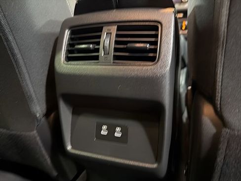 Used 2024 Nissan Rogue SV image 33