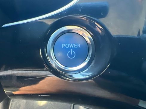Used 2021 Toyota Prius L Eco FWD image 51