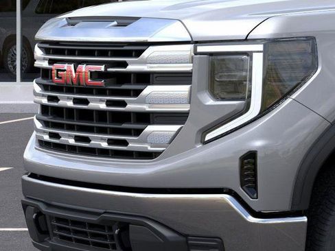New 2026 GMC Sierra 1500 SLE image 13