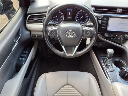 Used 2019 Toyota Camry SE FWD image 13