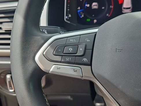 Certified 2023 Volkswagen Atlas Cross Sport SEL AWD/4WD image 22