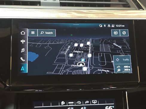 Used 2023 Audi e-tron Premium Plus w/ Premium Plus Package AWD/4WD image 28