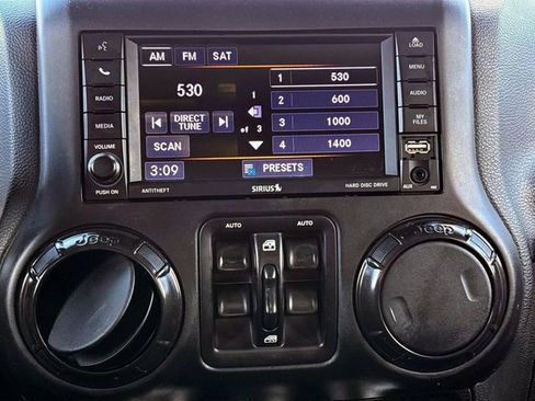 Used 2017 Jeep Wrangler Unlimited Sahara AWD/4WD image 25