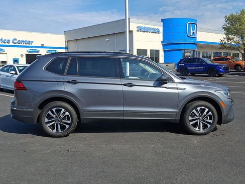 Used 2022 Volkswagen Tiguan S image 7