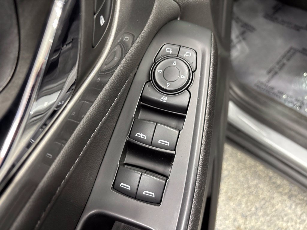Used 2023 Chevrolet Traverse LT AWD/4WD image 32