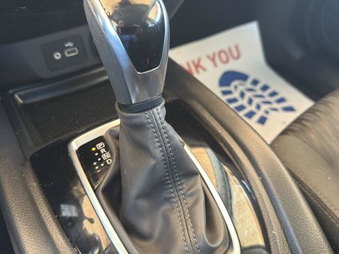 Used 2019 Nissan Rogue S w/ Special Edition Package FWD image 22
