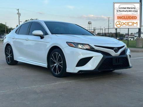 Used 2019 Toyota Camry SE FWD image 1