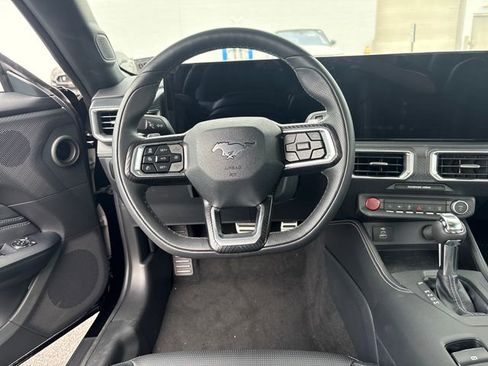 Used 2025 Ford Mustang GT Premium RWD image 13