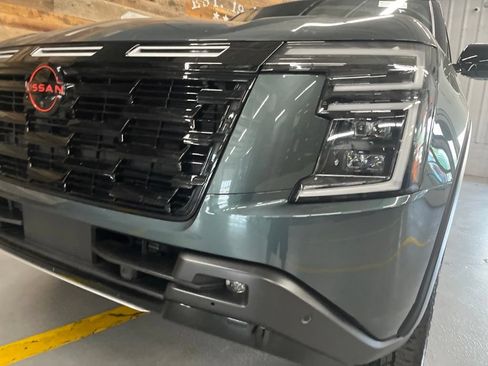 Used 2026 Nissan Armada PRO-4X w/ Captain's Chari Seat Package AWD/4WD image 6