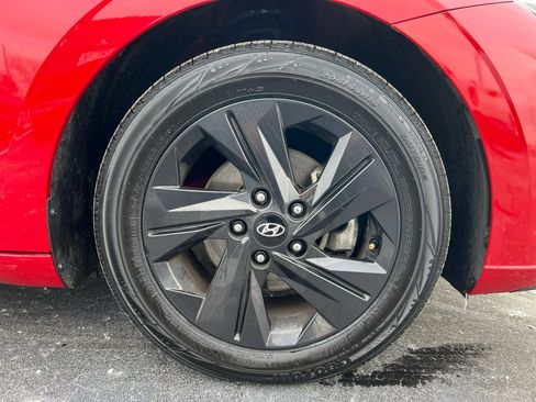 Used 2021 Hyundai Elantra SEL image 28