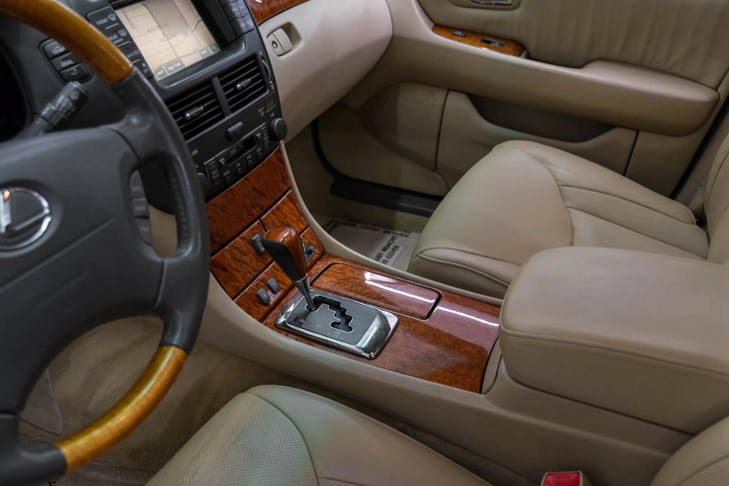 Used 2006 Lexus LS 430 w/ Modern Luxury Pkg RWD image 25