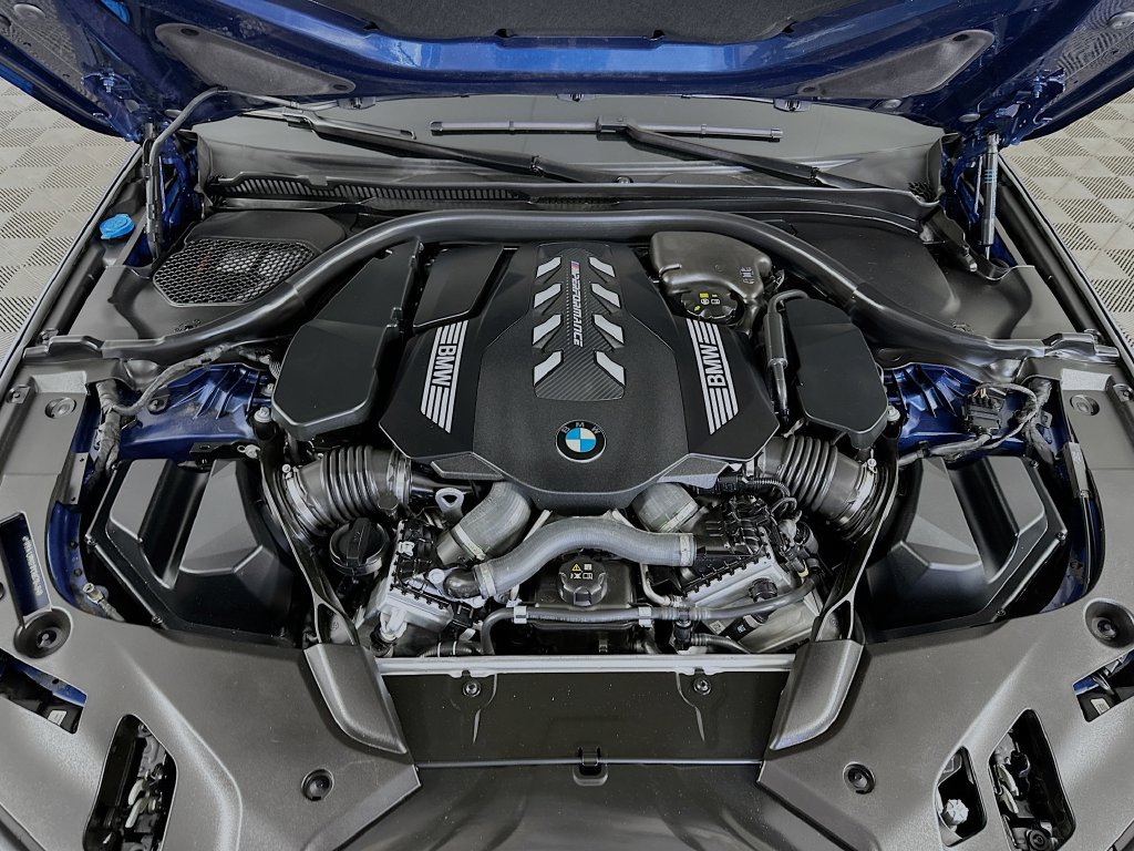 Used 2023 BMW M550i xDrive w/ Shadowloine Package AWD/4WD image 37