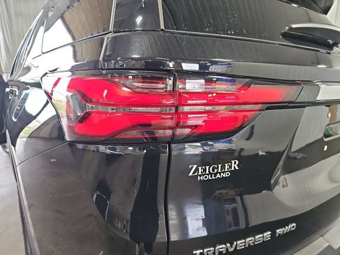 Used 2023 Chevrolet Traverse LT AWD/4WD image 35