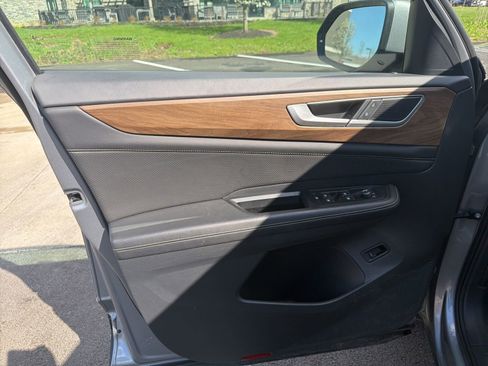 Used 2025 Volkswagen Atlas SE image 10