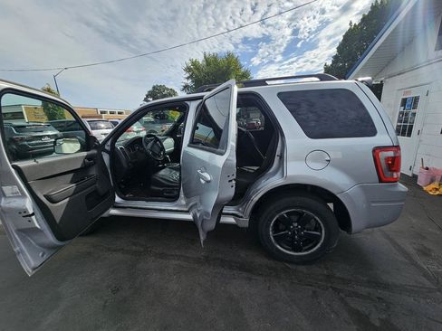 Used 2012 Ford Escape XLT w/ Canadian Comfort Pkg FWD image 23